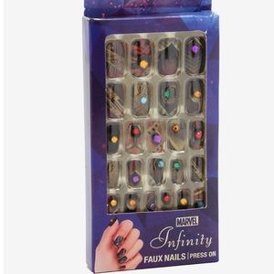 Marvel Avengers: Infinity War Fake Nail Set Thanos‎ MCU Hot Topic